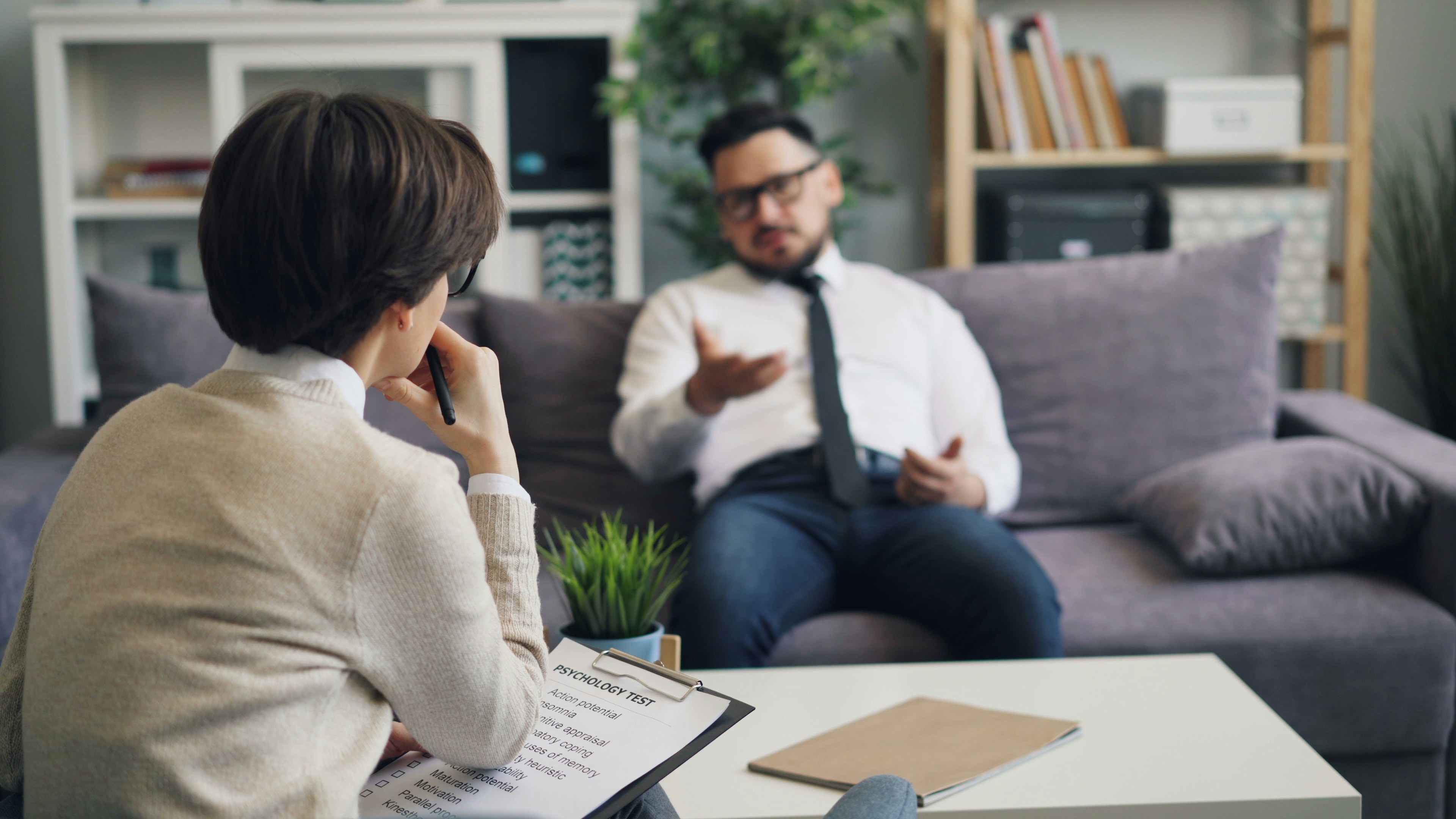 What Is Clinical Hypnotherapy — and What It Is Not